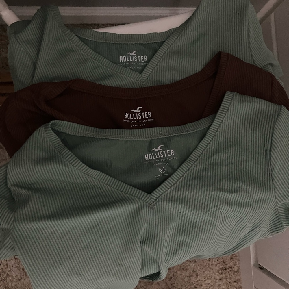 Hollister Green and Brown V-Neck 3 pack